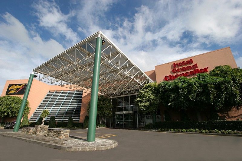 Naumi Auckland Airport Hotel Exterior photo